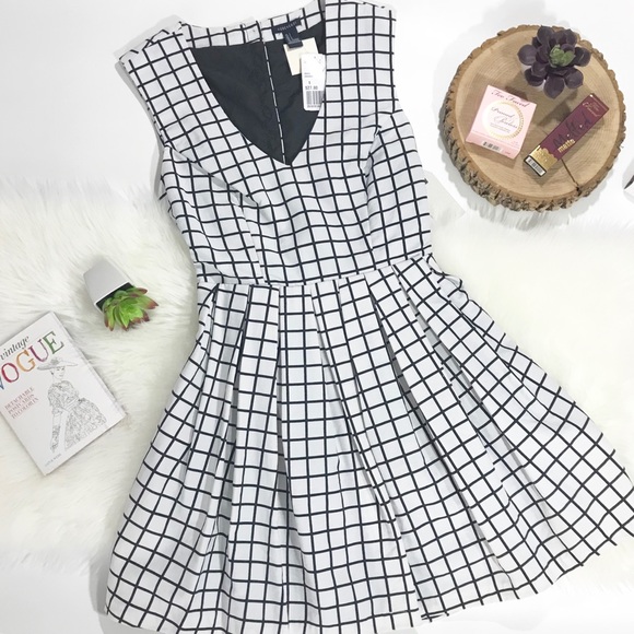 Forever 21 Dresses & Skirts - F21 Black &White Windowpane open Back Skater Dress